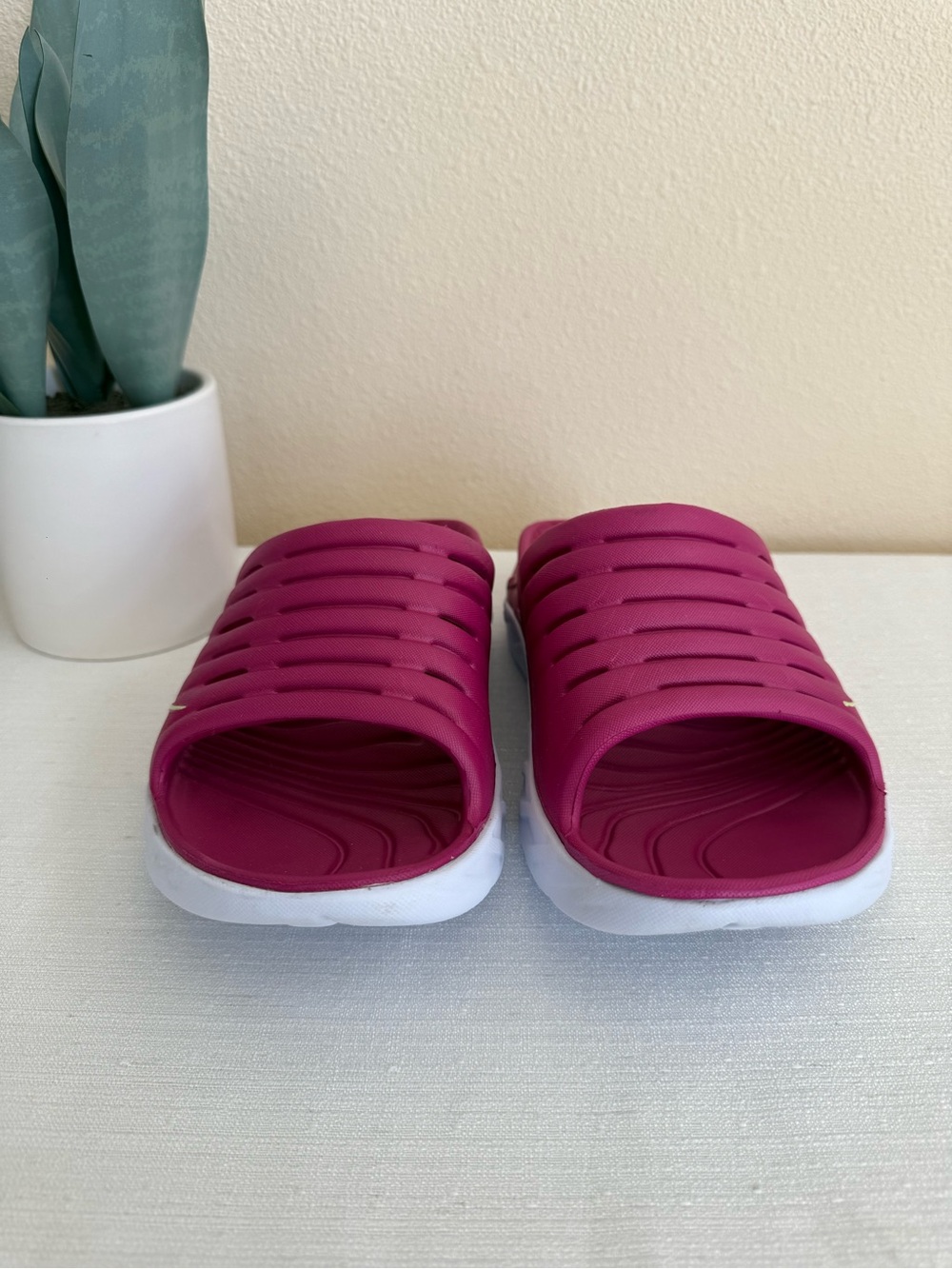 HOKA One One Women’s Berry Slide Sandals - Lightweight Comfort - Picture 5 of 12